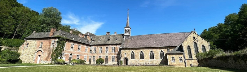 Abbaye de Marche les Dames : toiture et clocher de l'église à restaurer