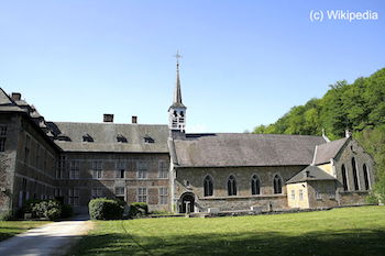 Abbaye de Marche les Dames : toiture et clocher de l'église à restaurer